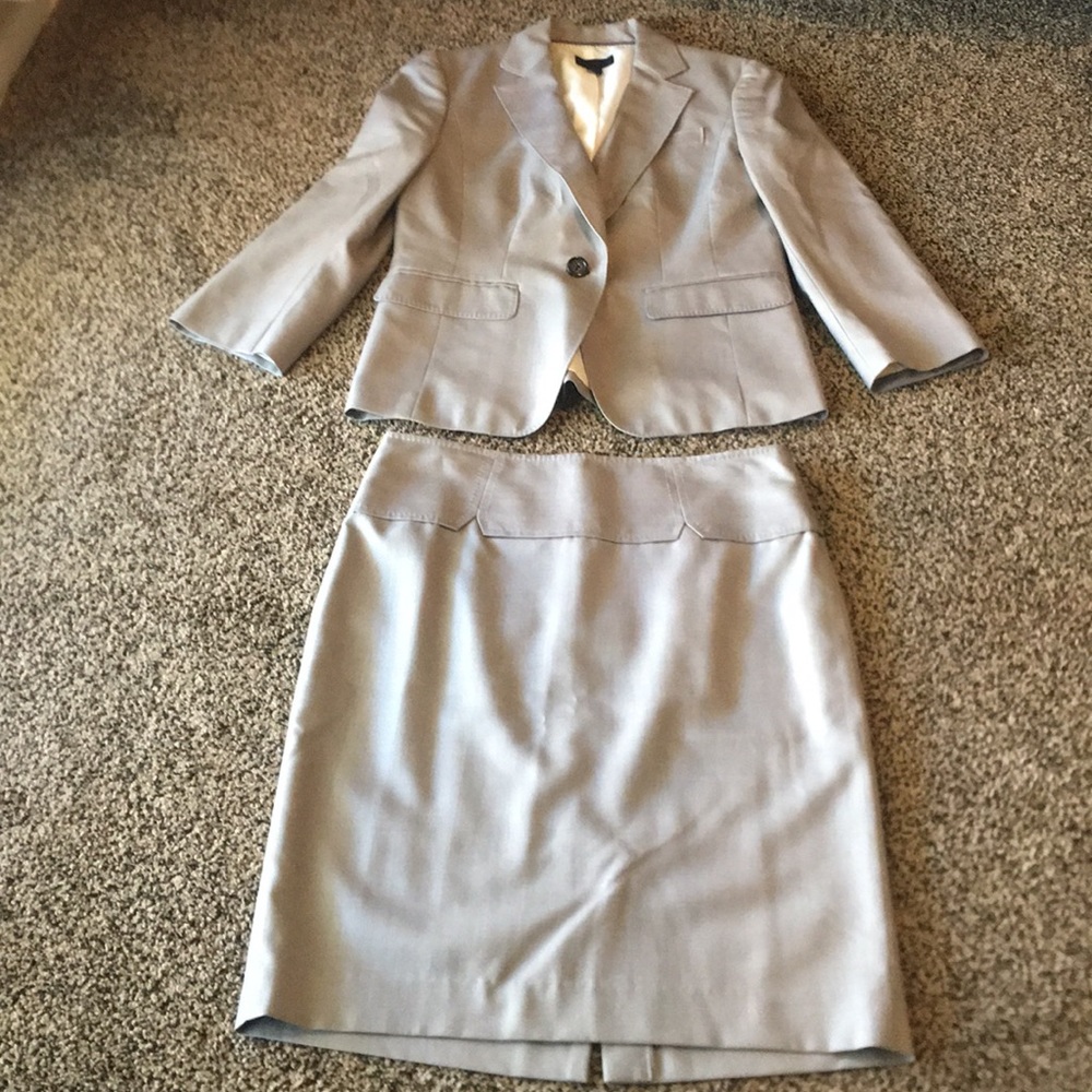 Banana Republic Monogram suit jacket 6 & skirt 4